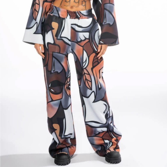 Abstract Patterned Jumpsuit - Picture 3 of 7
